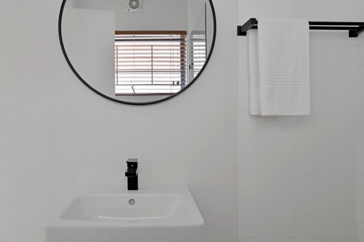 Apartment Modern Sea Point Oasis Garden, Pool & Gym Access